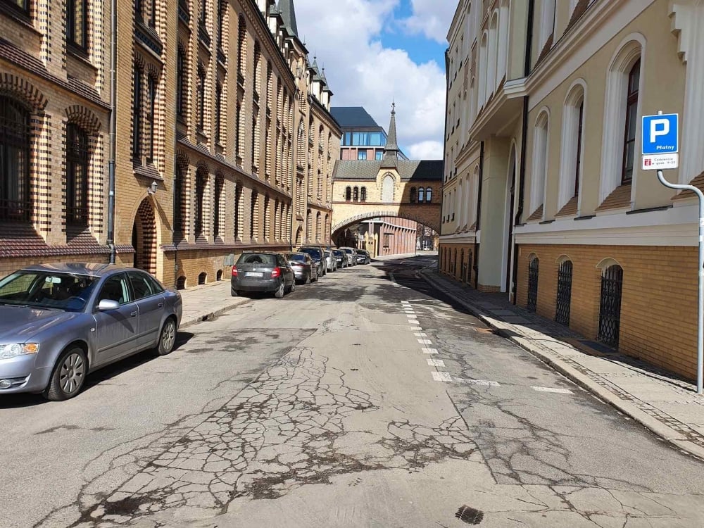 NIK sprawdzi jak władze Wrocławia radzą sobie z polityką parkingową w mieście - fot. Grzegorz Ludwig/Akcja Miasto