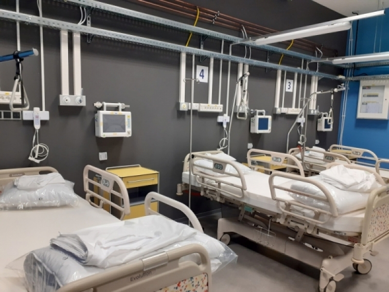 Szpital tymczasowy we Wrocławiu powiększa się o kolejne łóżka - fot. Elżbieta Osowicz/archiwum