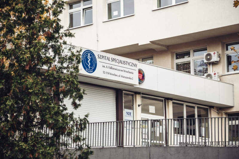 Szpital na Brochowie nie przyjmuje nowych pacjentów z Covid-19 - fot. RW