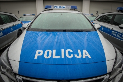 Dzierżoni&oacute;w. Zapraszali na urodziny DJ-a i degustację alkoholi. Na imprezy wpadła policja