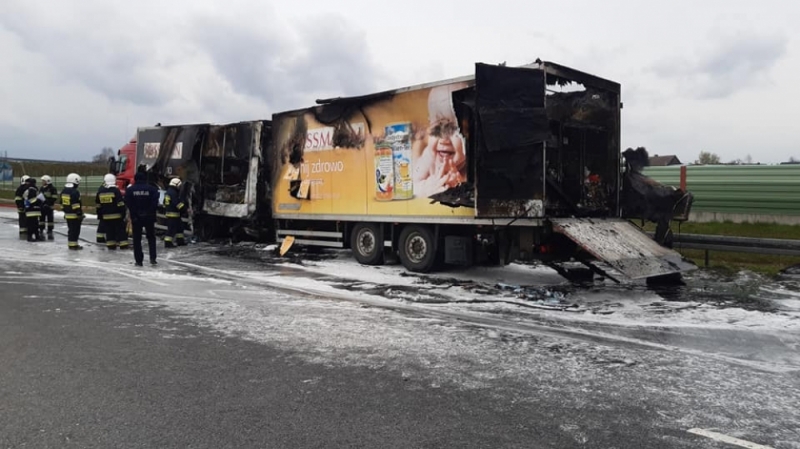 Samochód ciężarowy spłonął na autostradzie A4 - Ochotnicza Straż Pożarna Grodziec