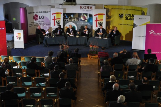  O polityce i gospodarce w Krzyżowej - 1