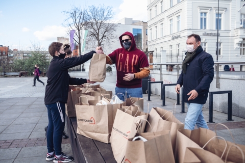 #BelDomHelp. Fundacja Białoruski Dom przywiozła paczki dla rodaków mieszkających we Wrocławiu - 5