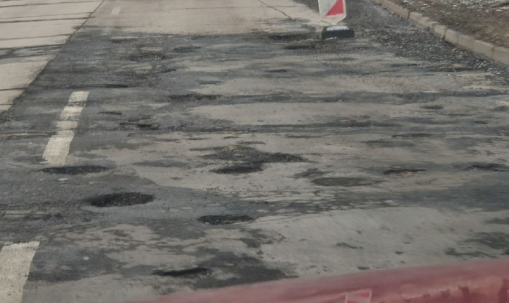 "Wyrwy takie, że żadne koło nie wytrzyma". Sypią się odszkodowania za zły stan dróg w Legnicy - fot. Karolina Kurczab