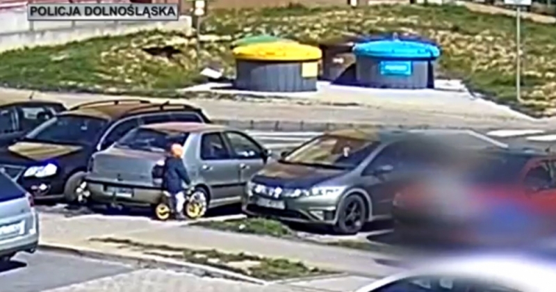 5-latek sam przy ruchliwej drodze. Na rowerku wjechał wprost pod auto [FILM] - fot. Policja