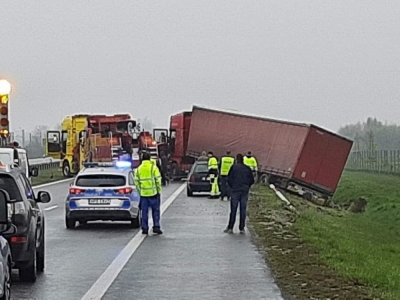 Trudny początek maj&oacute;wki na drogach. Wypadki na A4, AOW i S5 [AKTUALIZACJA]