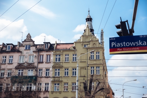 W połowie historyzm, w połowie modernizm. Ulica Piastowska [FOTOSPACER] - 0