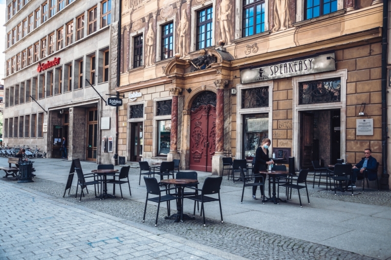 Władze Wrocławia przedłużą pomoc dla restauratorów - fot. Patrycja Dzwonkowska