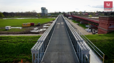 #Migawka Najdłuższy tymczasowy most w Polsce. Nowa przeprawa w Ścinawie [WIDEO]