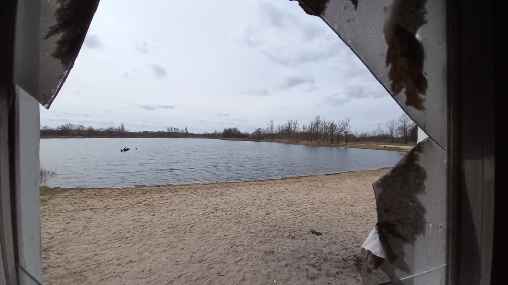 Dawne kąpielisko nad jeziorem w Jezierzanach znów ma szansę tętnić życiem - fot. Andrzej Andrzejewiski
