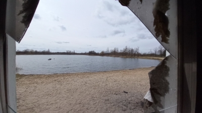Dawne kąpielisko nad jeziorem w Jezierzanach zn&oacute;w ma szansę tętnić życiem