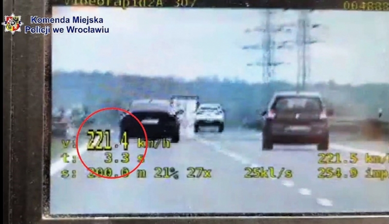 Szalony rajd na S8. Na liczniku miał aż... 221 km/h - fot. wrocławska policja