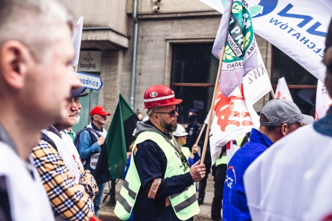 Rozsypali ok. 150 kg węgla. Kolejny dzień protestów pracowników kopalni Turów - 5