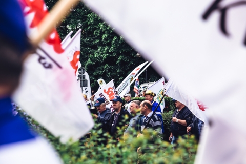 Rozsypali ok. 150 kg węgla. Kolejny dzień protestów pracowników kopalni Turów - 7