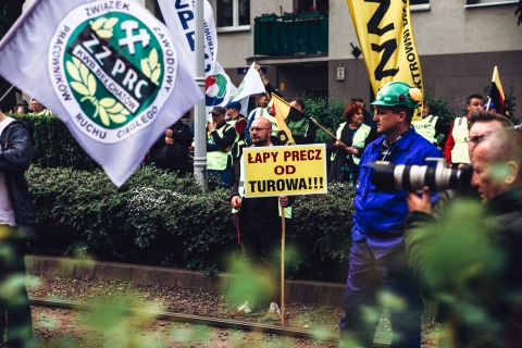 Rozsypali ok. 150 kg węgla. Kolejny dzień protestów pracowników kopalni Turów - 10