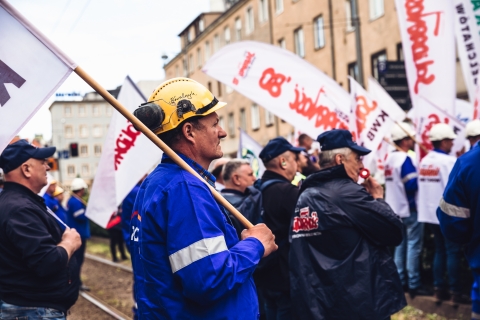 Rozsypali ok. 150 kg węgla. Kolejny dzień protestów pracowników kopalni Turów - 14
