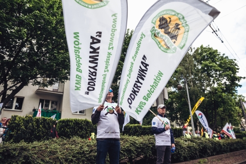 Rozsypali ok. 150 kg węgla. Kolejny dzień protestów pracowników kopalni Turów - 15