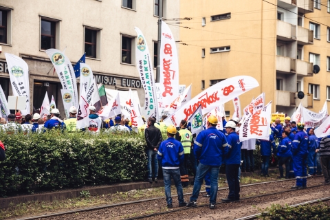 Rozsypali ok. 150 kg węgla. Kolejny dzień protestów pracowników kopalni Turów - 16