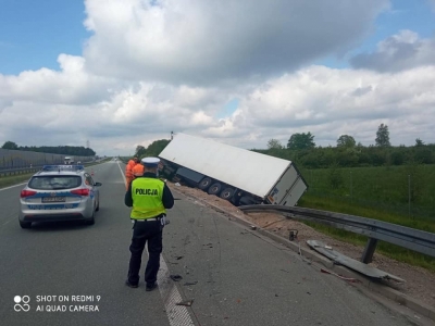 Długa podr&oacute;ż może stać się jeszcze dłuższa. Utrudnienia na drodze S8 w kierunku Wrocławia