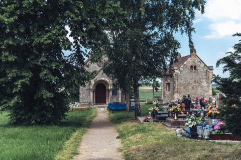 Neoromańskie kaplice grobowe w Rękowie [FOTOSPACER] - 0
