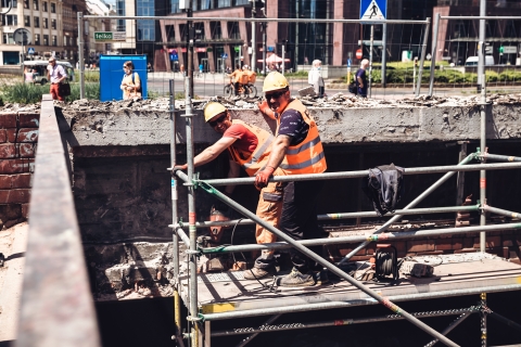 Na pl. Dominikańskim praca wre [ZDJĘCIA] - 0