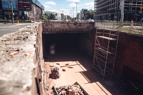 Na pl. Dominikańskim praca wre [ZDJĘCIA] - 4