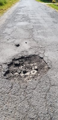 "Droga wstydu". Mieszkańcy załamują ręce, turyści gubią koła - 4