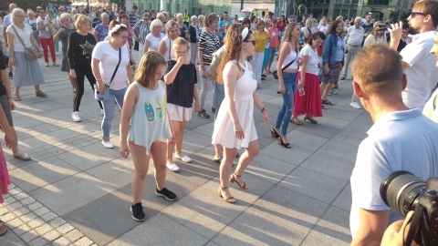 Wrocław: Wielka Potańcówka na Placu Wolności [ZDJĘCIA] - 3