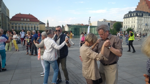 Wrocław: Wielka Potańcówka na Placu Wolności [ZDJĘCIA] - 5