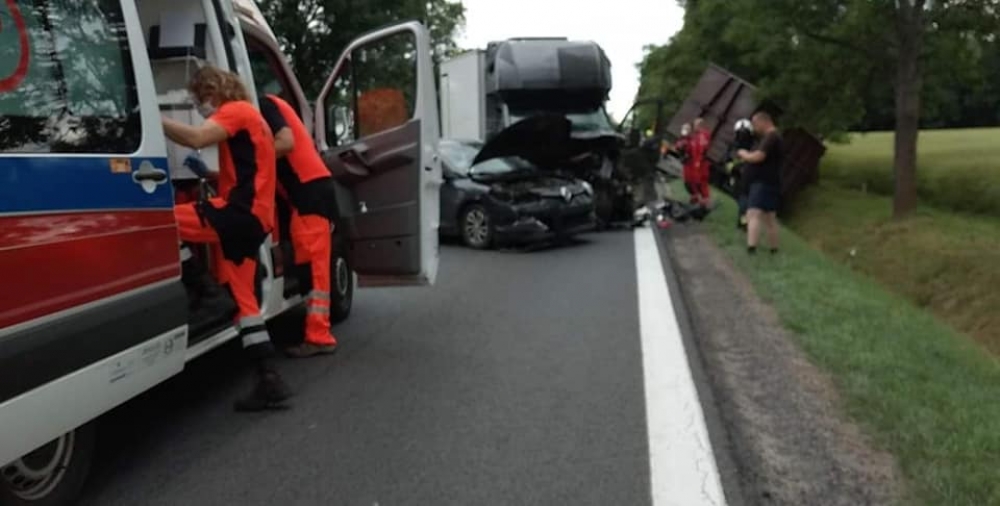 Dwie osoby zginęły w wypadku na dk nr 8 w Magnicach - fot. OSP KSRG Gniechowice
