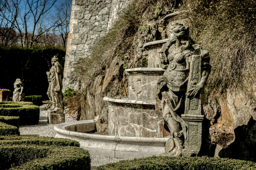 Zamek Książ remontuje fontanny na tarasach  - fot. Zamek Książ