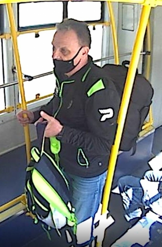 Poszukiwany sprawca zuchwałej kradzieży na dworcu PKS we Wrocławiu (ZDJĘCIE) - fot. Wrocławska Policja