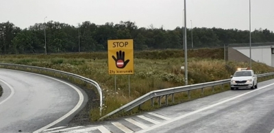 STOP jeździe pod prąd. Nowe tablice ostrzegawcze na drogach