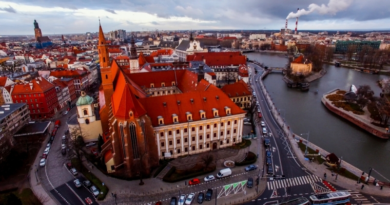 Rzeczniczka uniwersytetu: nie możemy ograniczyć niezaszczepionym dostępu do akademików - fot. archiwum Radia Wrocław (zdjęcie ilustracyjne)