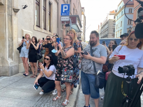 Wrocław: Brytyjski pisarz Graham Masterton odsłonił swojego krasnala - 3