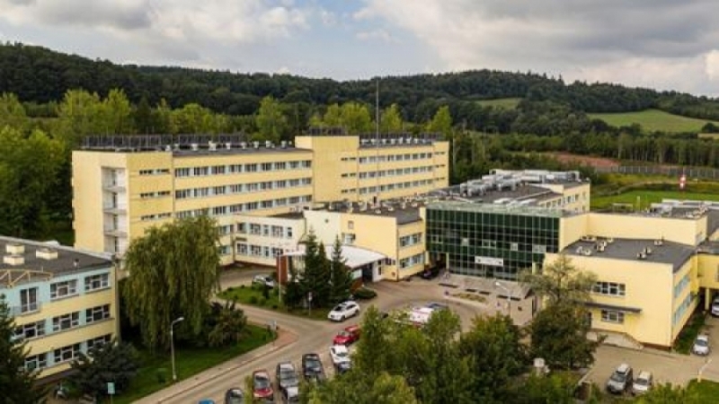 Wałbrzych: Pracownicy szpitala stają murem za odwołaną dyrektor - fot. Szpital w Wałbzychu