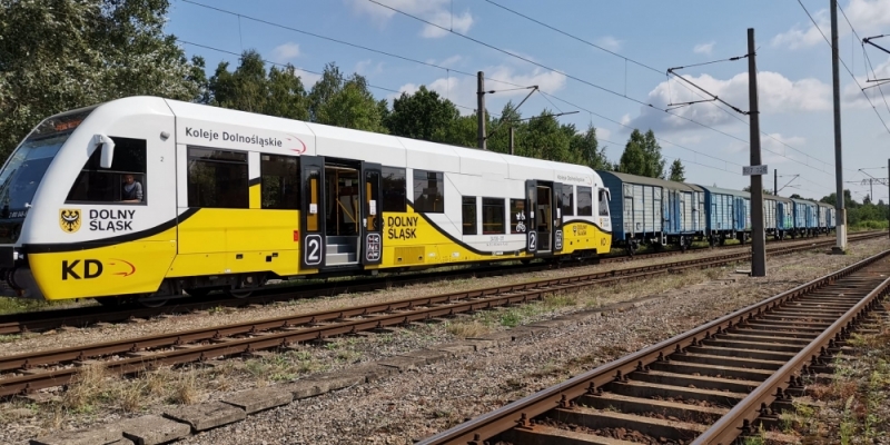 Koleje Dolnośląskie pierwszym przewoźnikiem w kraju z wagonami rowerowymi - fot. Koleje Dolnośląskie