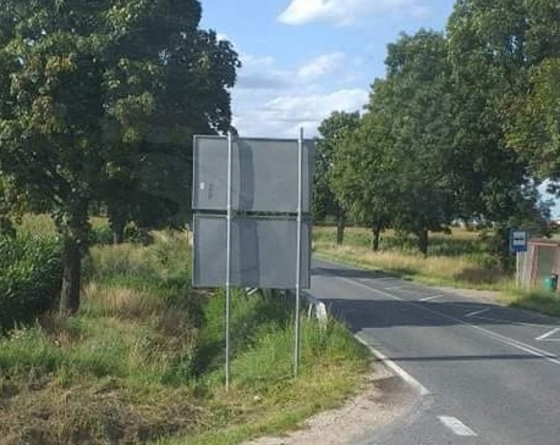 Postawili znak, żeby było bezpiecznie. Zasłonili cały widok [FOTO] - fot. Beata Makowska