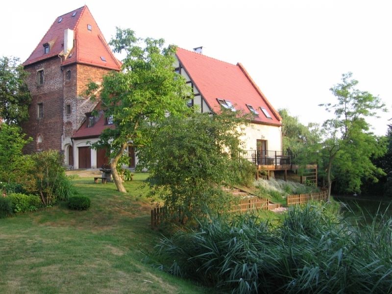 Podwrocławski Biestrzyków świętuje 800. urodziny - Zabytkowa wieża rycerska/ Wikipedia