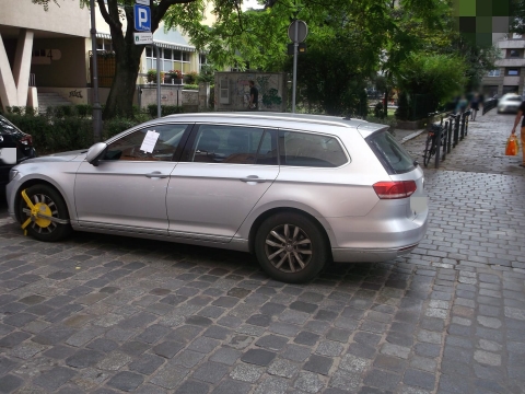 Zobacz, gdzie stają "mistrzowie parkowania". Chcieli zaoszczędzić, dostali mandaty [ZDJĘCIA] - 19