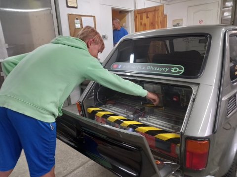 Legendarny Fiat 126p przerobiony na auto elektryczne - 3