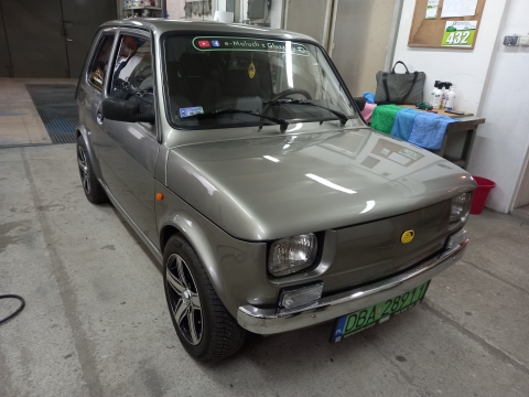 Legendarny Fiat 126p przerobiony na auto elektryczne - 6