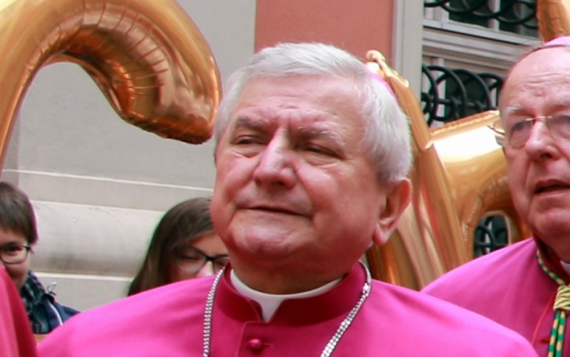 Zmarł biskup senior diecezji kaliskiej Edward Janiak - fot. Wikipedia Commons