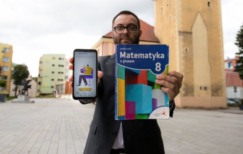 Jeden program, tysiące rozwiązań. Nauczyciel z Lubina stworzył aplikację pomagającą w matematyce - Fot.: Marlena Bielecka