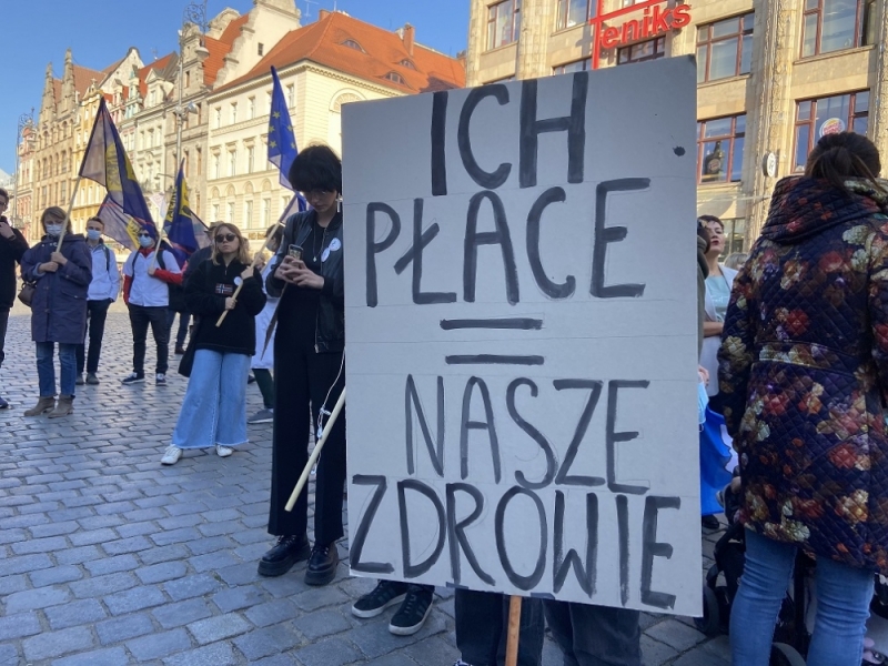 Protest medyków na wrocławskim Rynku - fot. Martyna Czerwińaka