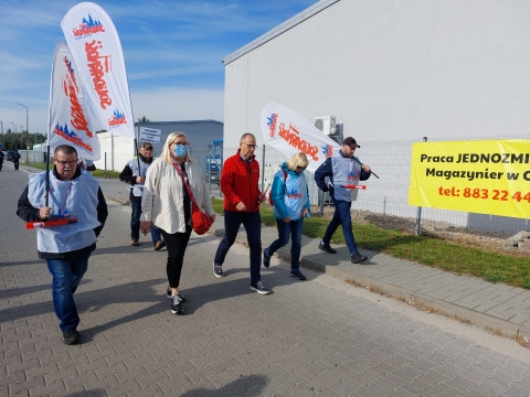 Czy tu łamie się prawa pracownicze? Protest przed jednym z zakładów w Oławie - 1