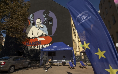 Podwórko na Nadodrzu zmieniło się w hutę szkła – zobacz fotorelację - 9