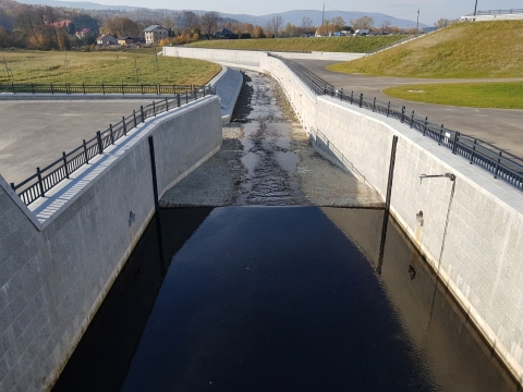 Pierwszy zbiornik przeciwpowodziowy na Ziemi Kłodzkiej już działa - 14
