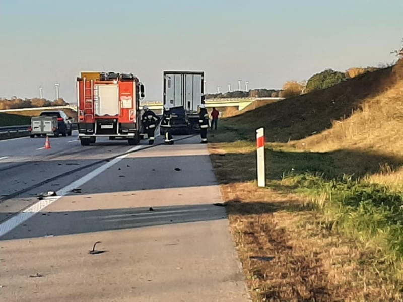 Śmiertelny wypadek na autostradzie A4 – fot. OSP Czerwona Woda