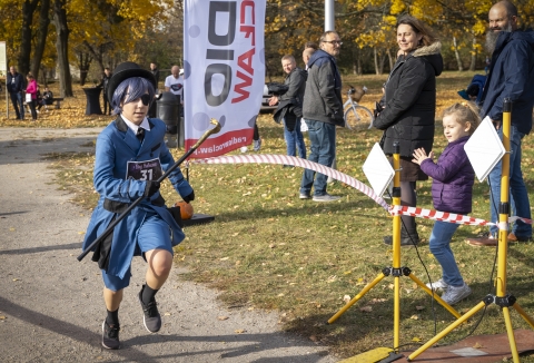 Bieg Halloween Radia Wrocław. Sportowa rywalizacja z przymrużeniem oka [ZDJĘCIA] - 83